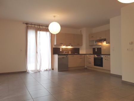 T2 RDJ 56m² A LOUER SEYSSINS - Photo 2