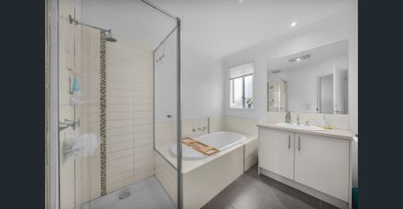 Immaculate Family Home with all Comforts & Convenience - Photo 4