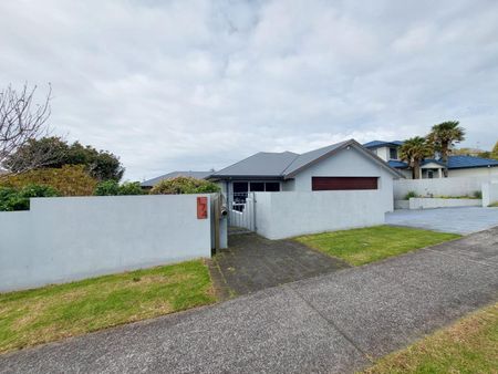 Four Bedroom Home In Highlands Park - Photo 5
