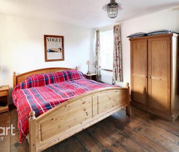 2 bedroom character property to rent - Photo 5