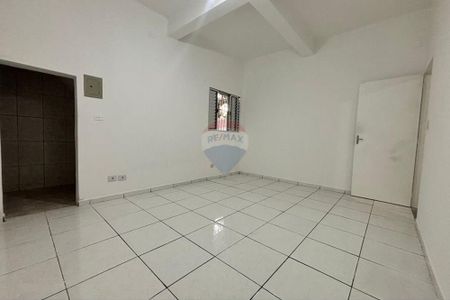 Casa ampla para locação no bairro Parque Nações Unidas - 2 dormitórios - Foto 2