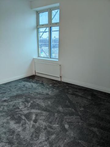 3 bedroom flat to rent - Photo 5