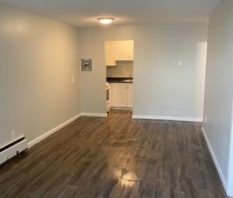 1 Br APARTMENT - GREAT CENTRAL LOCATION - Photo 2