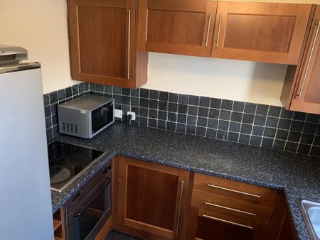 1 bedroom flat to rent - Photo 2