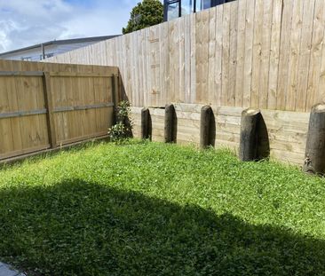 5/39 Renata Cres, Te Atatu Peninsula - Photo 2