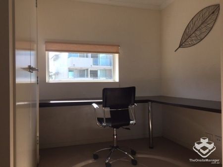 2 Bed 2 Bath Funished Apartments - Modern, spacious and close to all amenities! - Photo 3