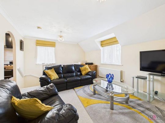 2 bedroom coach house to rent - Photo 1