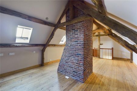 4 bedroom semi-detached house to rent - Photo 3