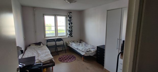 Hagsätra torg, Bandhagen - Foto 1