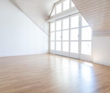Heimelige Dachwohnung mit Wintergarten - Photo 5