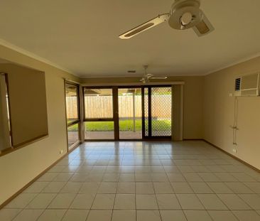 FAMILY HOME IN AN AMAZING LOCATION - Photo 2
