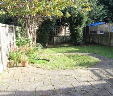 3 Bedroom House to let in Dursley – 1930’s Character Property - Photo 2