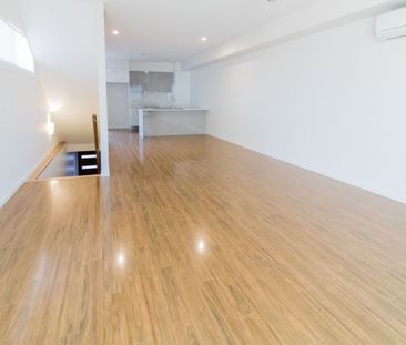 6/126 Eugaree Street, Southport QLD 4215 - Townhouse For Rent | Domain - Photo 2