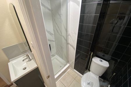 Clarendon Road - Photo 3