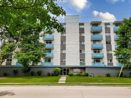 Bristol Park Place Apartments - Photo 2