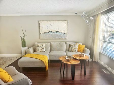 For Lease - 109 Yongehurst Road, Richmond Hill, Ontario - Photo 2