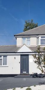 St Annes Road, London Colney, AL2 - Photo 4