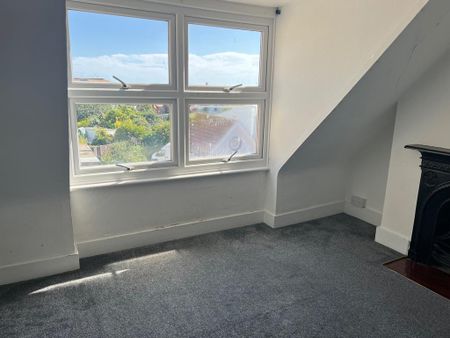 3 bedroom flat to rent - Photo 3