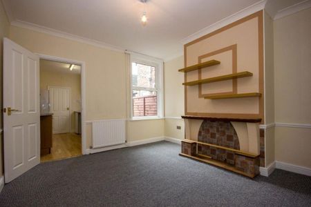 3 bedroom terraced house to rent - Photo 2