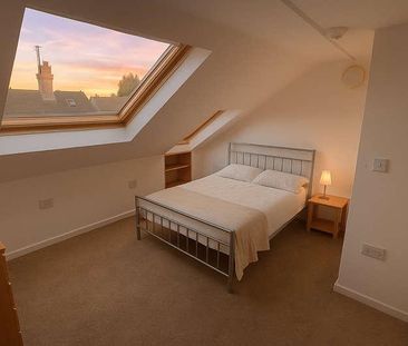 St Edwards Road, Reading, RG6 - Photo 1