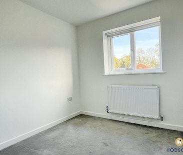 4 bedroom semi-detached house to rent - Photo 3