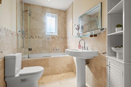 3 bedroom semi-detached house to rent - Photo 3