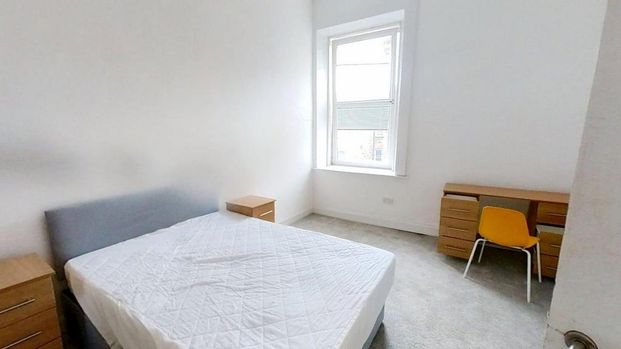 5 bedroom flat to rent - Photo 1