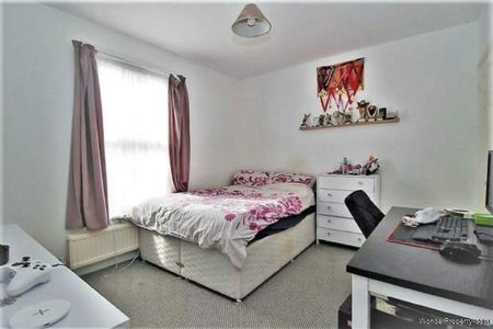 3 bedroom property to rent in Reading - Photo 2