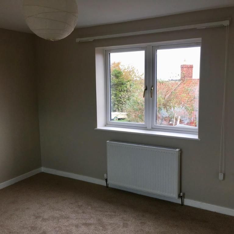 2 bedroom cottage to rent - Photo 1