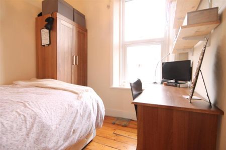 3 bedroom apartment to rent - Photo 4