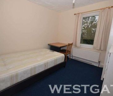 Blenheim Gardens, Reading, RG1 - Photo 1