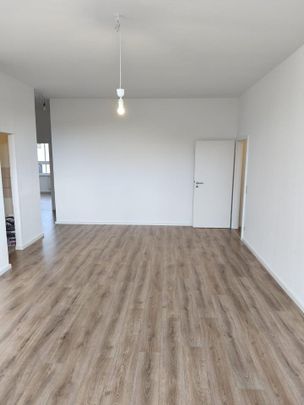 Erstbezug nach Renovierung - große 3 Raum Wohnung - Photo 1