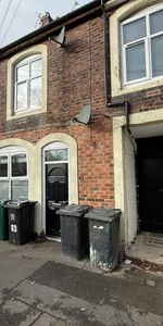 Market Street, Church Gresley, DE11 - Photo 4