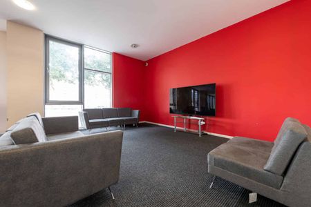 Gold Ensuite - Photo 2