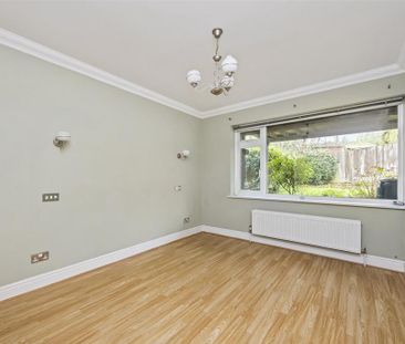 4 bedroom detached house to rent - Photo 4