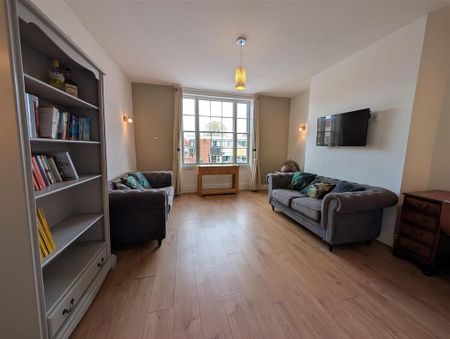 2 bedroom semi-detached house to rent - Photo 2