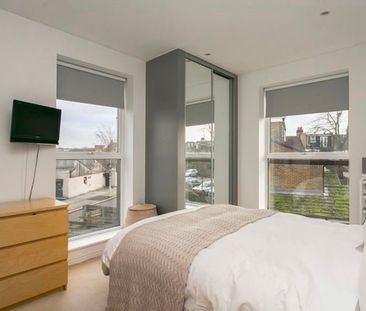 2 Bed Flat, Old Devonshire Road, SW12 - Photo 4