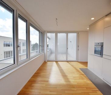 Modern 3.5-room apartment with balcony at the Lyss train station - Photo 1