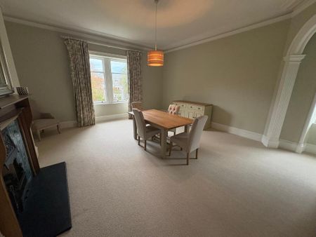 4 bedroom flat to rent - Photo 3