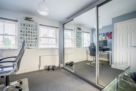 2 bedroom semi-detached house to rent - Photo 4