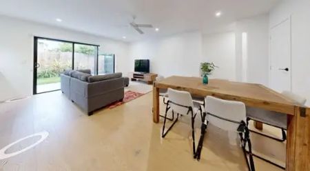 7 Lawrence Lyons Pl, Kenmore QLD 4069 - Photo 3