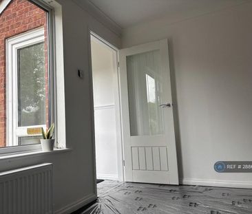 2 bedroom semi-detached house to rent - Photo 5