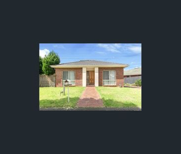 MODERN AND LOW MAINTENANCE HOME - Photo 4