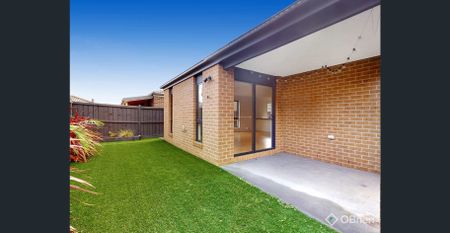 13 Forton Crescent, Cranbourne West, Vic 3977 - Photo 2