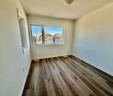 For Lease - 333 Millstone Street, Kitchener, Ontario - Photo 3