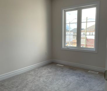 For Lease - 9266 Griffon Street, Niagara Falls, Ontario - Photo 3