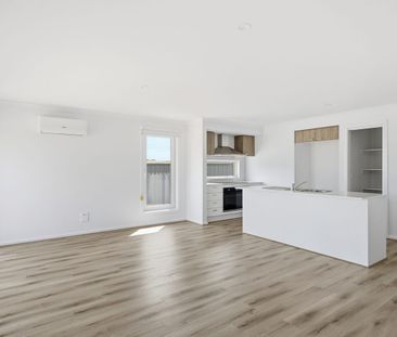 Brand new family home! - Photo 4