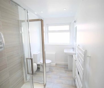 2 Bedroom Flat - Photo 2