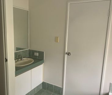 The Perfect Seaforth Gardens Villa **Open Monday 03/11 4.00pm to 4.... - Photo 6