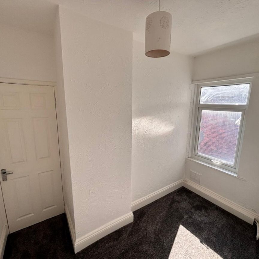 2 bed Terraced - To Let - Photo 1